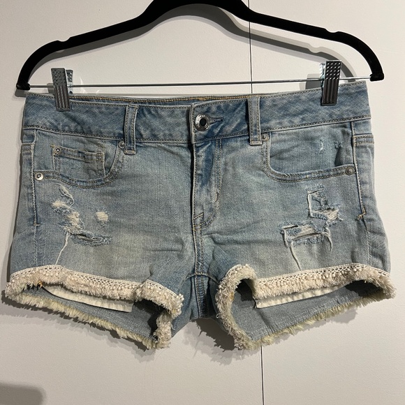 Denim Jean shorts with lace - Picture 1 of 4